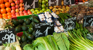 Grocery produce display